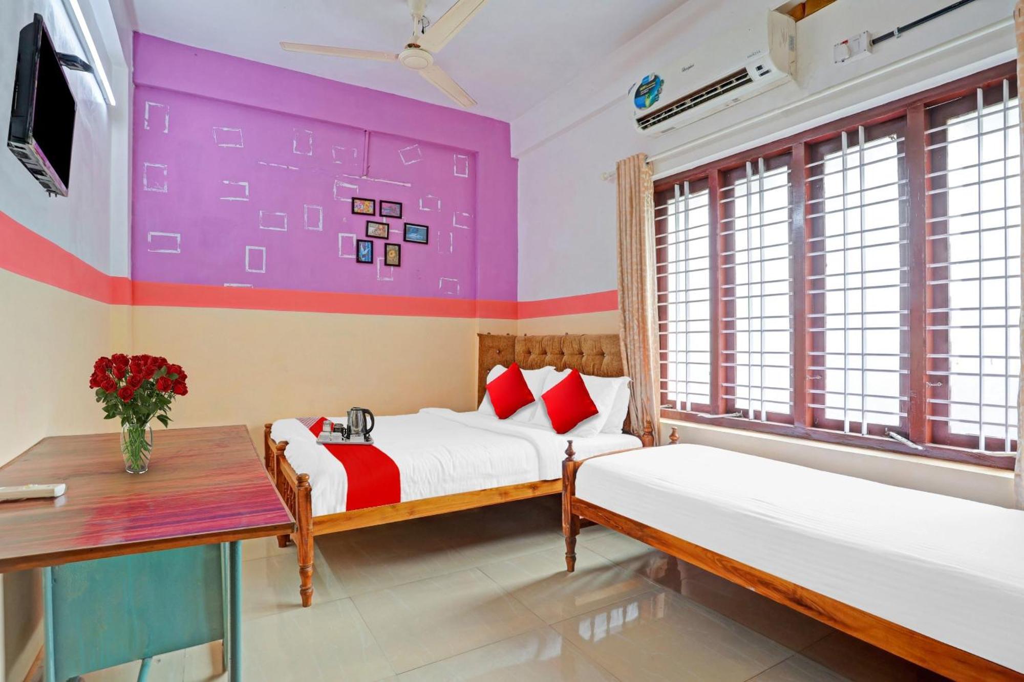 Spot On The New View Regency Hotel Thiruvananthapuram Kültér fotó