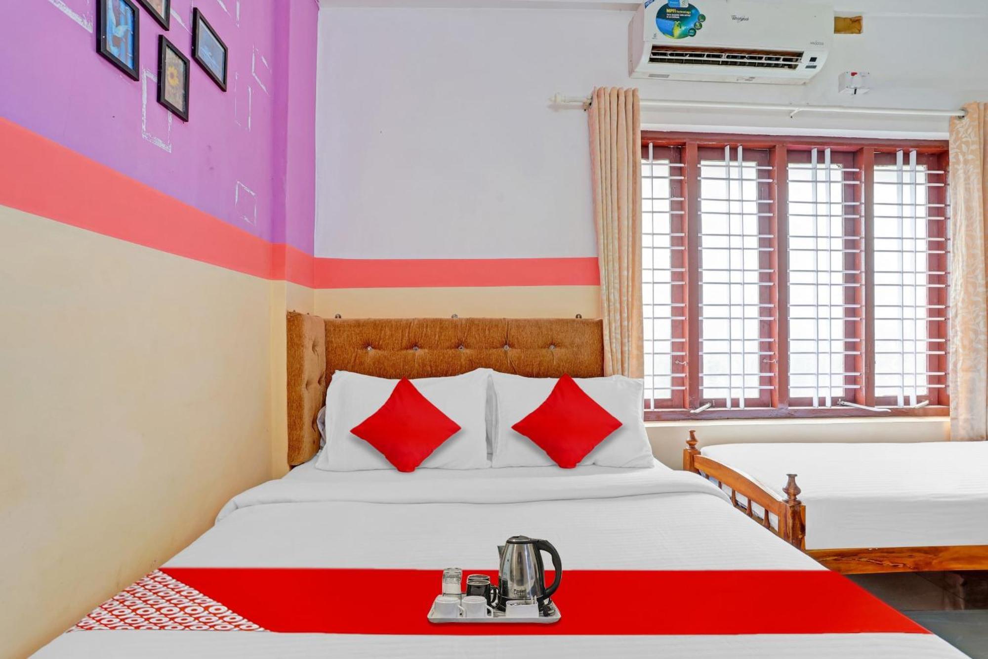 Spot On The New View Regency Hotel Thiruvananthapuram Kültér fotó