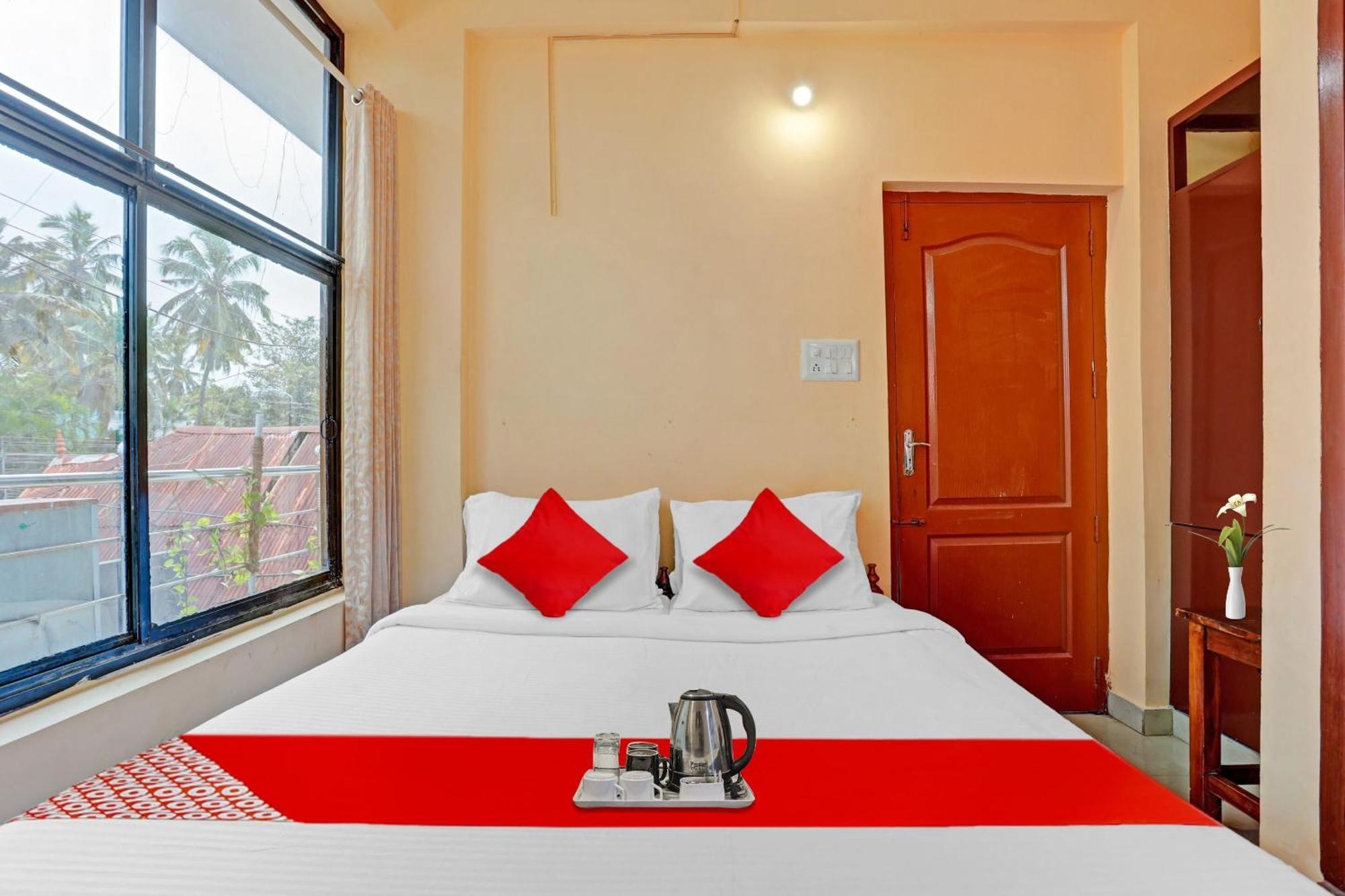 Spot On The New View Regency Hotel Thiruvananthapuram Kültér fotó