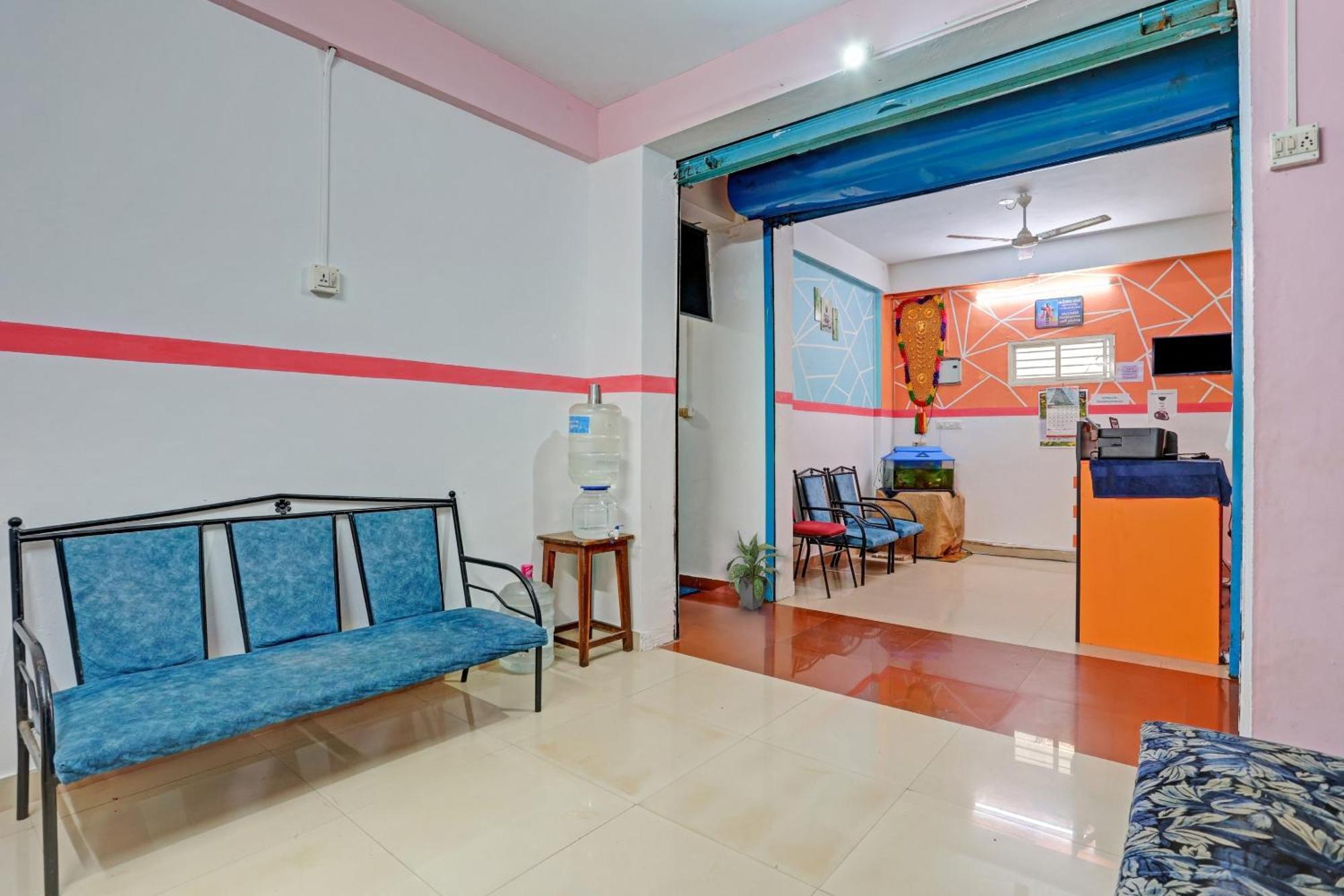 Spot On The New View Regency Hotel Thiruvananthapuram Kültér fotó